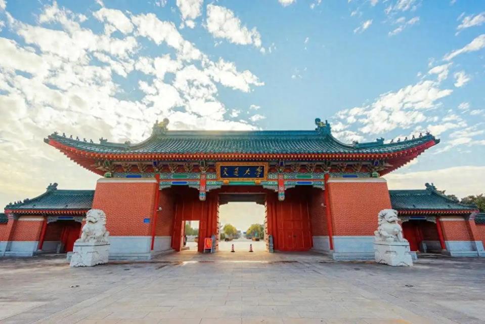 上海公办本科大学排名及分数线（2025参考）-趣考网