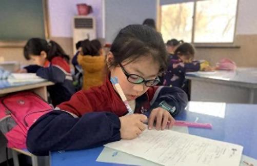 小学时期尖子生，长大能考上重点大学的几率？班主任给出现实答复-趣考网
