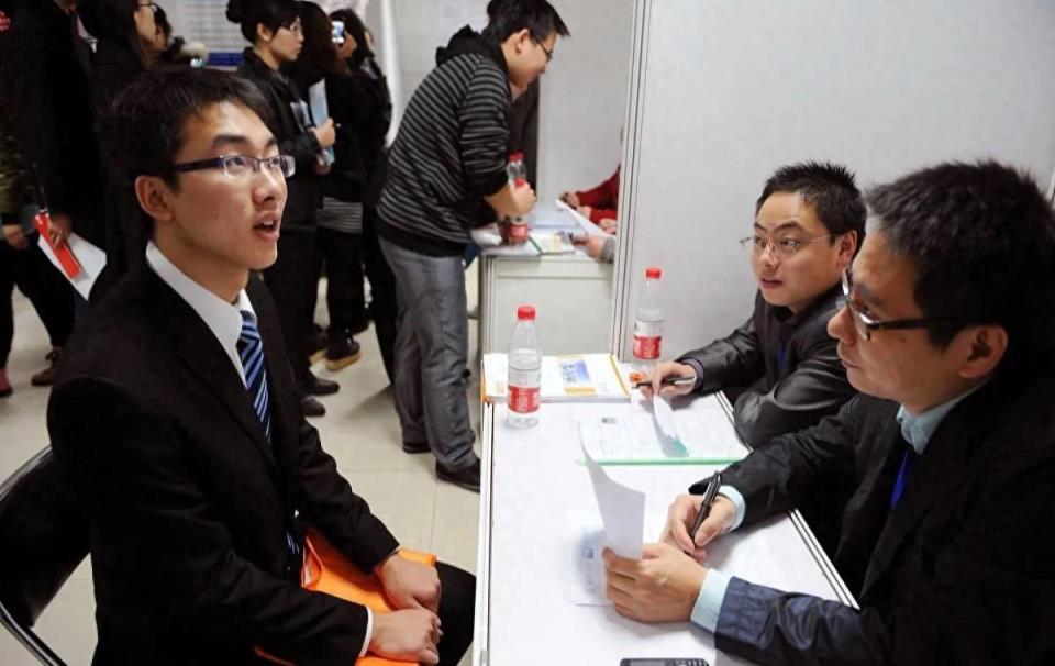 公务员面试成功就能被录取？想得太简单！这3个流程还会刷人-趣考网